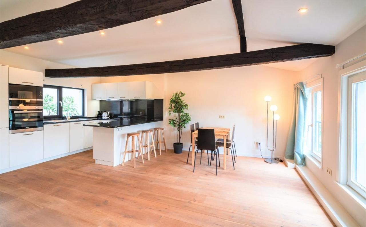 The Square Apartment *