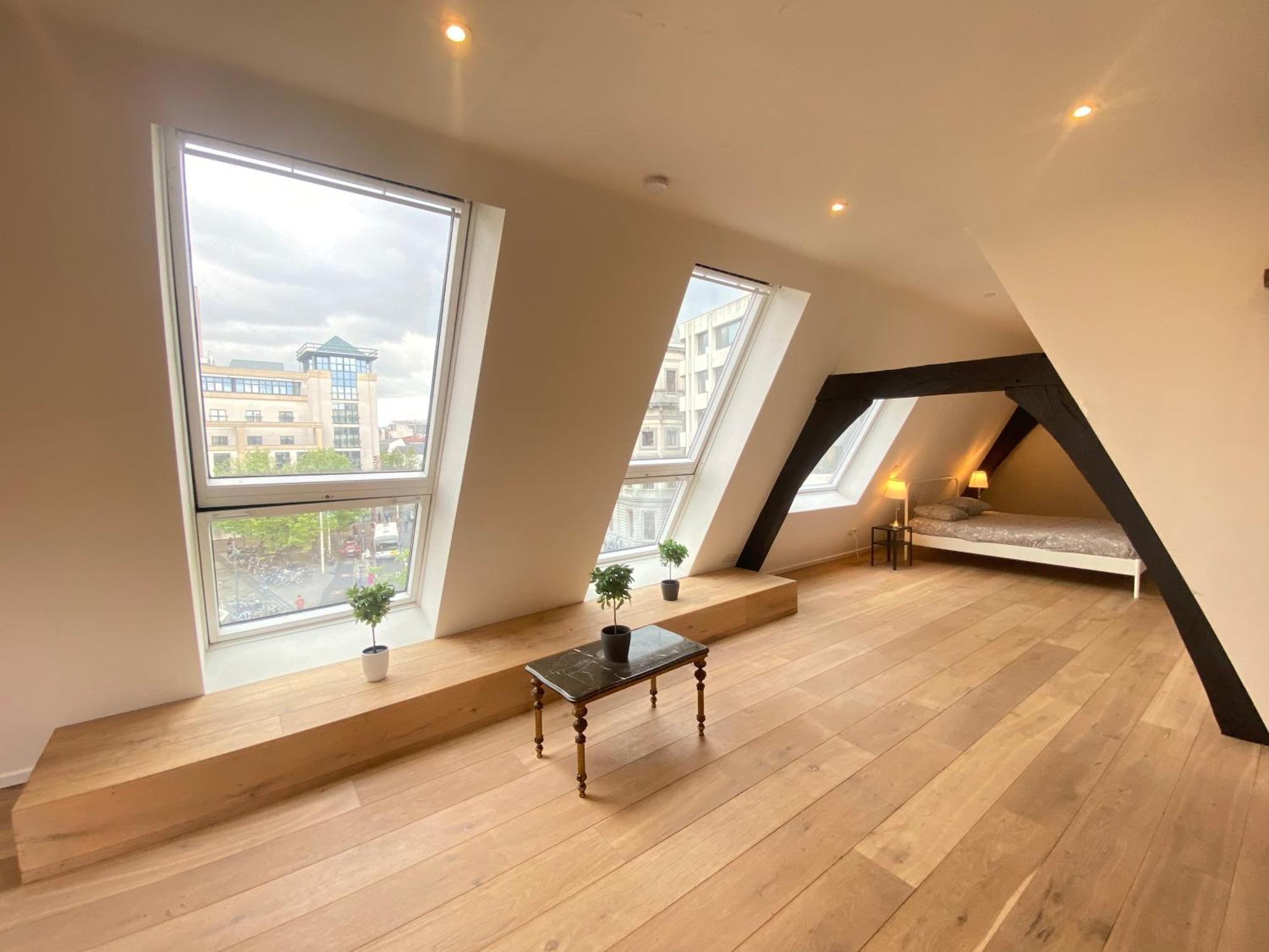The Square Apartment *